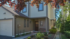Unclassified image, 4 of 24, button - Ski Harbor 4 Bedroom Townhome #30 (McHenry)