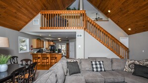 House, 3 Bedrooms, Fireplace | Living room | TV, fireplace, DVD player