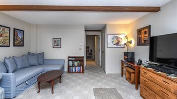 House, Multiple Beds, Hot Tub | Living room | TV, fireplace, DVD player