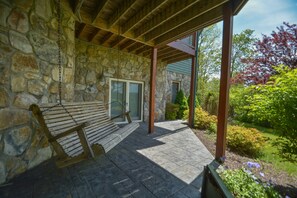 Balcony - Cherries Jubilee 4 Bedroom House (McHenry)