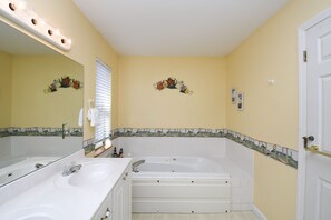 Bathroom - Timberwolf 5 Bedroom House (Swanton)
