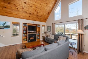 House, Multiple Beds, Hot Tub | Living room | TV, fireplace, DVD player