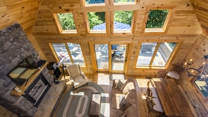 Ferienhaus, Mehrere Betten, Whirlpool | Wohnzimmer | Flachbildfernseher, Kamin