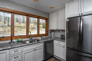 House, Multiple Beds, Hot Tub | Private kitchen | Fridge, microwave, oven, stovetop - Solar Delight 5 Bedroom House (McHenry)