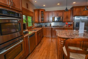 House, Multiple Beds, Hot Tub | Private kitchen | Fridge, microwave, oven, stovetop - Stone Mountain Vista 5 Bedroom House (McHenry)