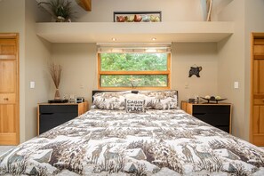 House, Multiple Beds, Hot Tub | 5 bedrooms, free WiFi - Brief Respite 5 Bedroom House (Swanton)