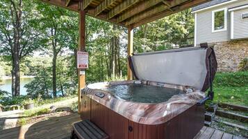 House, Multiple Beds, Hot Tub | Spa