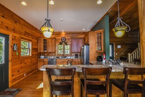 House, Multiple Beds, Hot Tub | Private kitchen | Fridge, microwave, oven, stovetop - Cozy Bear Chalet 4 Bedroom House (McHenry)