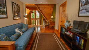 Living room - Cozy Bear Chalet 4 Bedroom House (McHenry)