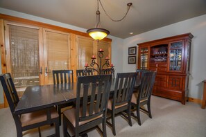House, Multiple Beds, Hot Tub | Private kitchen | Fridge, microwave, oven, stovetop