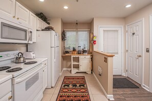 Fridge, microwave, oven, stovetop - Deep Creek Village 3 Bedroom Townhome #10 (McHenry)