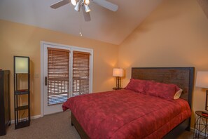 House, 2 Queen Beds, Hot Tub