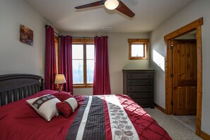 Maison, Plusieurs lits, baignoire à remous | 4 chambres, accès au Wi-Fi (inclus)