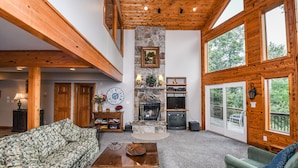 House, Multiple Beds, Fireplace | Living room - American Dream 5 Bedroom House (Oakland)