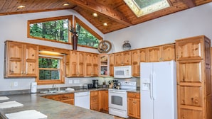 House, Multiple Beds, Fireplace | Private kitchen - American Dream 5 Bedroom House (Oakland)