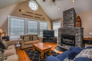 House, Multiple Beds, Hot Tub | Living room | TV, fireplace, DVD player