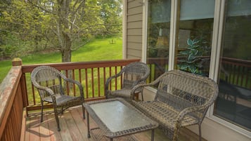 House, Multiple Beds, Hot Tub | Balcony