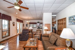 House, Multiple Beds, Hot Tub | Living room | TV, fireplace