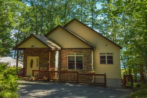 Exterior - Robin's Nest 4 Bedroom House (Swanton)