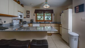 Casa, varias camas, hidromasaje | Cocina privada