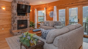 House, Multiple Beds, Hot Tub | Living room | TV, fireplace, DVD player