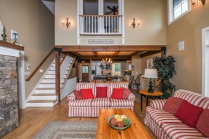 TV, fireplace - Mountain Splendor 4 Bedroom House (Swanton)