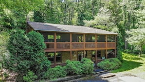 Exterior - Sunset Ridge 3 Bedroom House (McHenry)