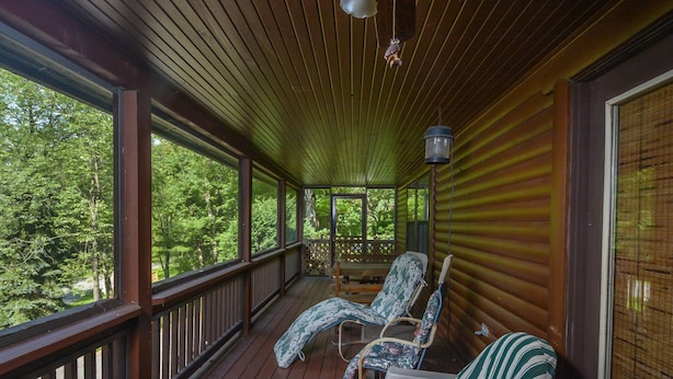 Balcony - Sunset Ridge 3 Bedroom House (McHenry)