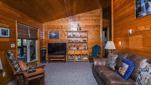 House, Multiple Beds, Hot Tub, Mountain View | Living room | TV, fireplace, DVD player - Sunset Ridge 3 Bedroom House (McHenry)