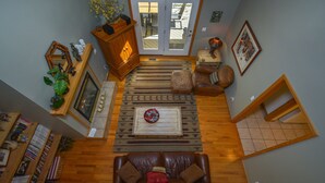 Unclassified image, 2 of 39, button - Memory Lane 4 Bedroom House (Oakland)