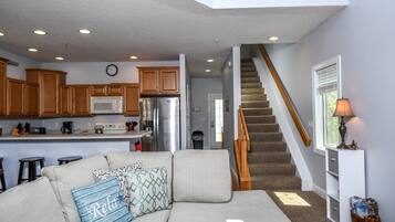 House, Multiple Beds, Hot Tub | Living room | TV, fireplace, DVD player