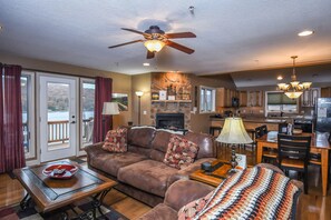 House, Multiple Beds, Hot Tub, Mountain View | Living room | TV, fireplace, DVD player - Strawberry Fields 3 Bedroom Townhome (Oakland)