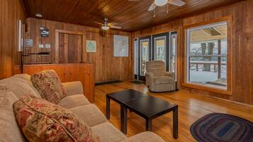 House, Multiple Beds, Hot Tub | Living room | TV, fireplace