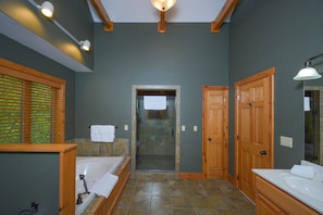 Maison, plusieurs lits, bain Ă remous, vue golf | Salle de bain | Serviettes fournies