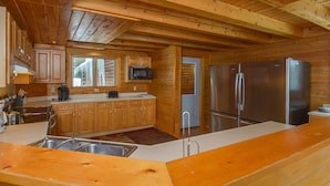 House, Multiple Beds, Hot Tub | Private kitchen | Coffee/tea maker, fridge, microwave, oven - Heart's Desire 8 Bedroom House (McHenry)