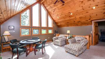 獨棟房屋, 多張床, 私人泳池 | 客廳 | 電視、壁爐、 DVD 播放機