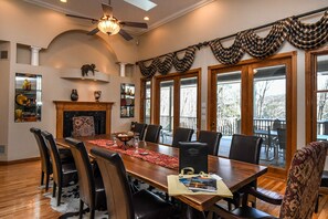 Meeting facility - The West Wing 5 Bedroom House (McHenry)