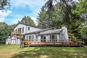 Exterior - Clear View 4 Bedroom House (Oakland)