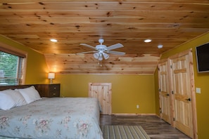 House, Multiple Beds, Hot Tub