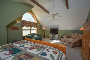 House, Multiple Beds, Hot Tub