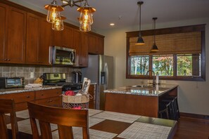 Rumah, Beberapa Tempat Tidur, hot tub | Dapur pribadi | Lemari es, microwave, oven, dan kompor