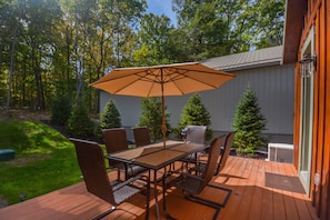 House, Multiple Beds, Hot Tub | Balcony