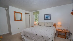 House, 2 Queen Beds, Fireplace | 2 bedrooms, free WiFi, bed sheets - Ski Harbor 2 Bedroom Townhome #45 (McHenry)