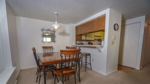 House, 2 Queen Beds, Fireplace | Private kitchen | Coffee/tea maker, fridge, microwave, oven - Ski Harbor 2 Bedroom Townhome #45 (McHenry)