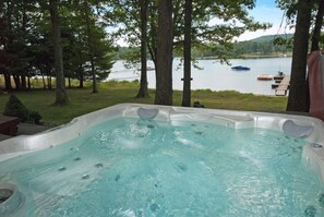 House, Multiple Beds, Hot Tub | Spa