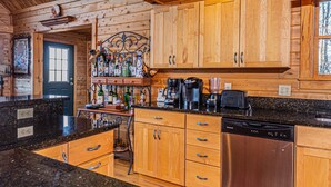 Private kitchen - Vista Bonita 5 Bedroom House (McHenry)