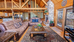 Living room - Vista Bonita 5 Bedroom House (McHenry)