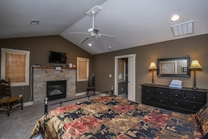 House, Multiple Beds, Hot Tub | 5 bedrooms, free WiFi, bed sheets - Serenity Summit 5 Bedroom Townhome (Oakland)