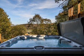 House, Multiple Beds, Hot Tub, Partial Sea View | Property grounds - Snow Place Like Home 3 Bedroom Townhome (McHenry)