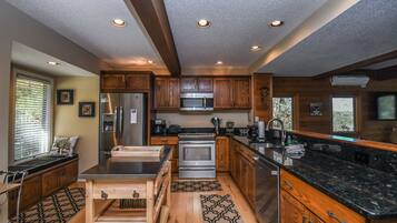 House, Multiple Beds, Hot Tub, Partial Sea View | Private kitchen | Fridge, microwave, oven, stovetop